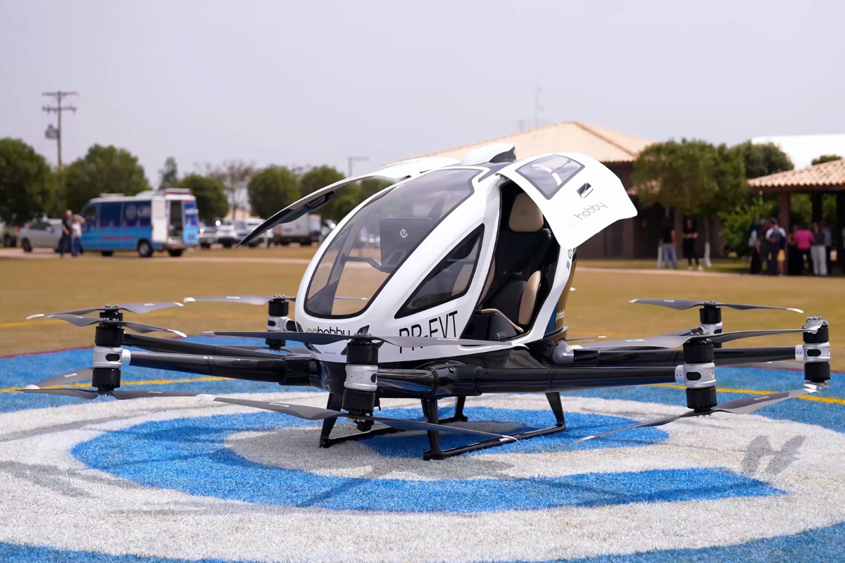 Brazil flying car takes flight in Sao Paulo