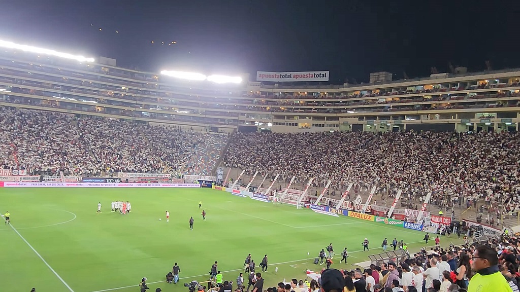 A full Monumental Stadium in Lima