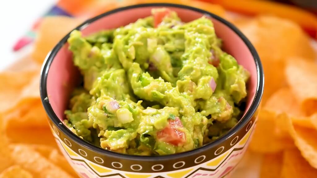 Classic guacamole in a bowl