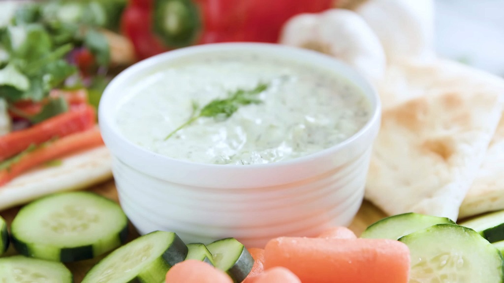 A refreshing bowl of coconut yogurt tzatziki