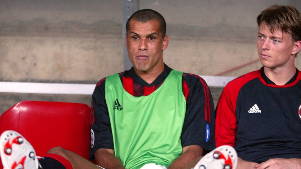 Rivaldo in a Milan jersey during a Champions League match