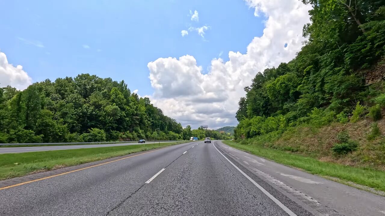 Drive through Whiteside, Tennessee