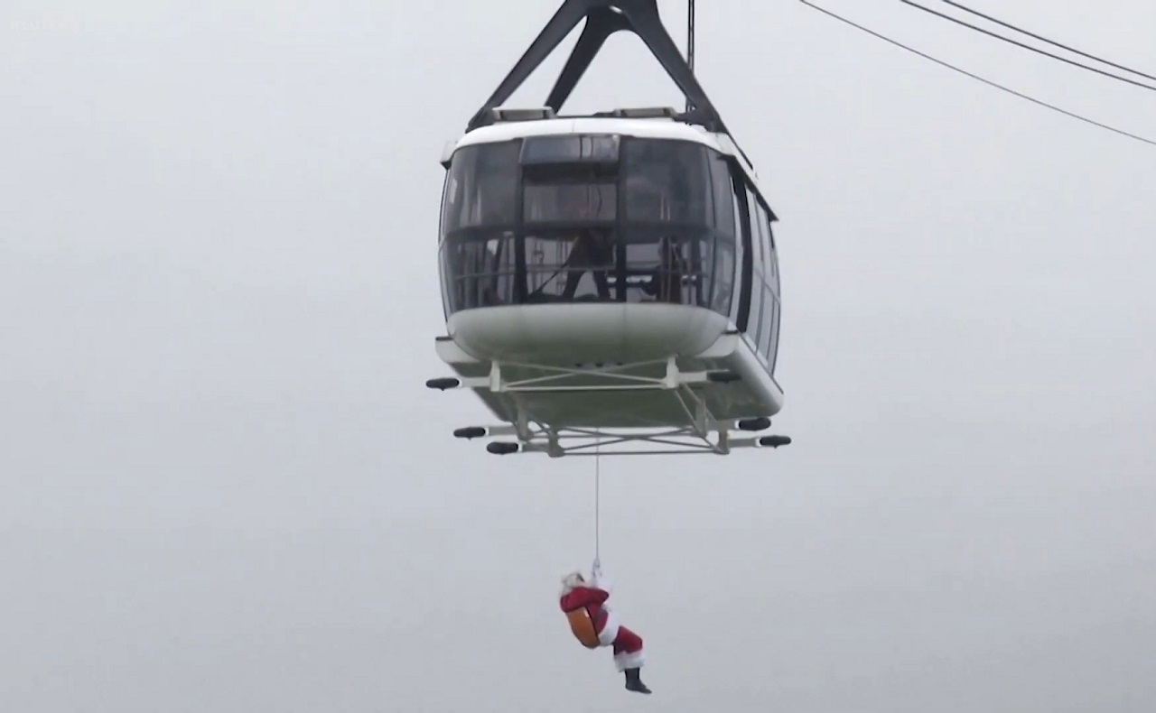 Santa zip-line in Rio de Janeiro